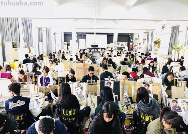 湖南色彩培训机构排名,如何选择适合自己的培训机构?