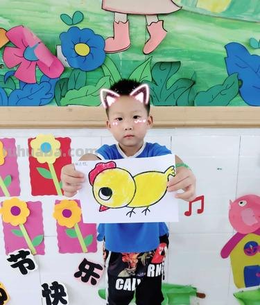 色彩小鸡怎样陪育幼儿,让孩子在涂画中感受色彩的魅力