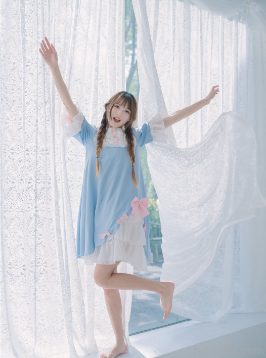兔子Zzz不吃胡萝卜cosplay美照集，炎炎夏日的清凉担当