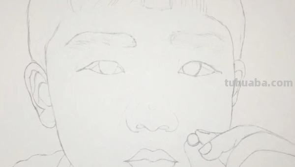 彩铅画抗战战士背影怎么画 彩铅人物上色步骤？