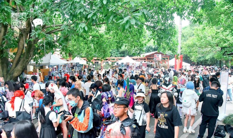 首届“锦瑟与尔”国风动漫嘉年华狂欢成都浓园