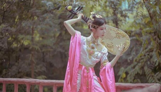 内向的她,第一次cos了七秀后,居然被外婆发现了:专访柳川hara