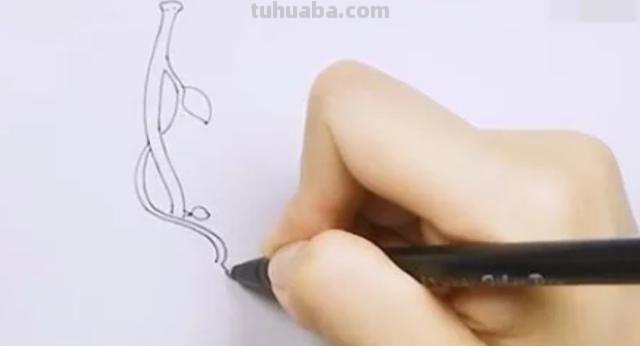 手抄报的藤蔓怎么画 花框横着沾怎么能好看？