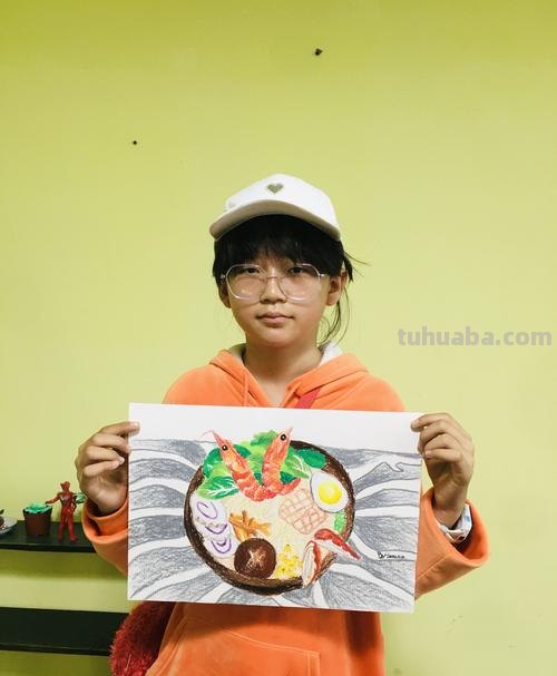 儿童画教程|在衣食住行中发现艺术美《一碗香喷喷的拉面》
