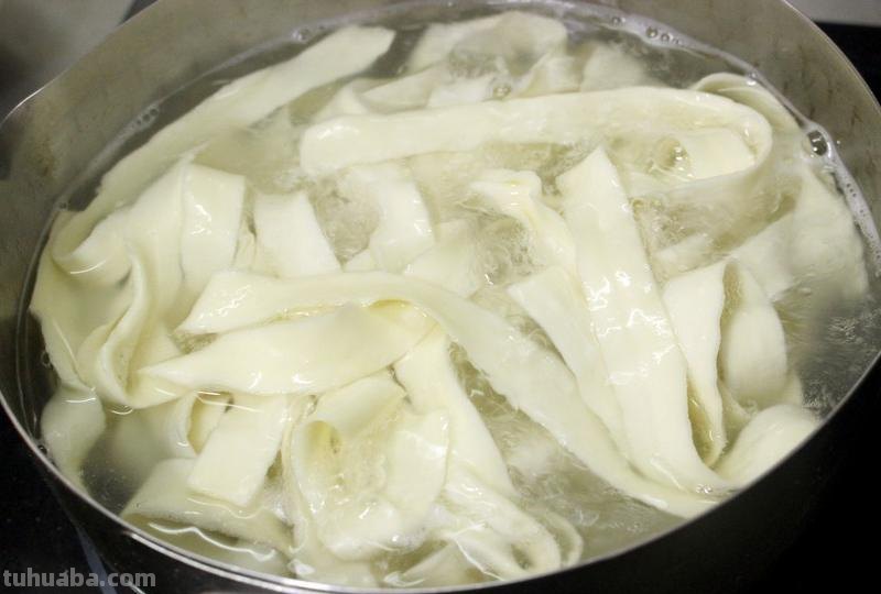 “二伏”快到了，学会这4种面条的做法，外滑内筋，鲜嫩营养好吃