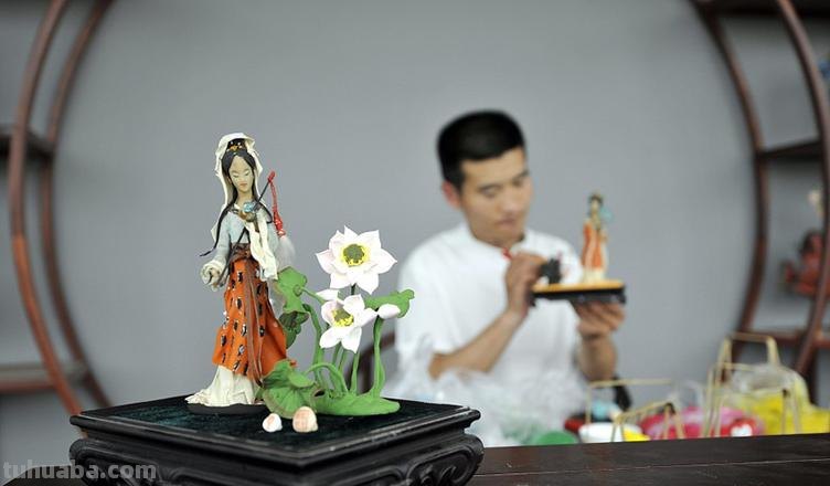 泰山石家面塑传承人：从事面塑制作20多年，因面食与面塑结缘