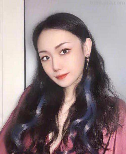 炫色彩美：让你焕发绚丽光彩的美容美发秘籍 