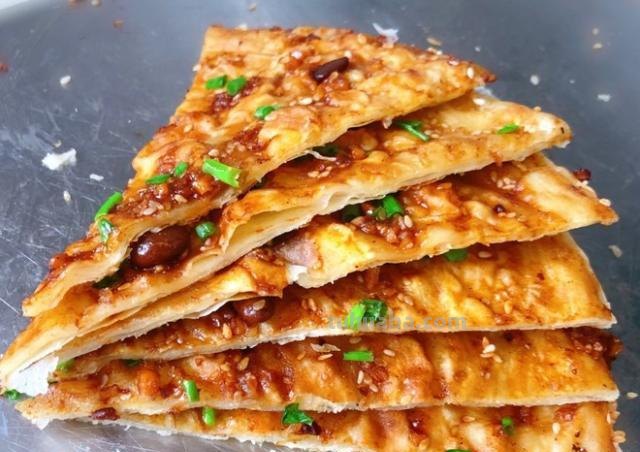 比酱香饼还馋人，面食这样做又酥又软，3块钱就能做8张饼，真香