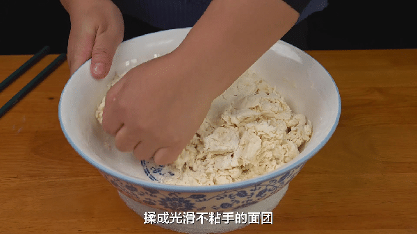 比酱香饼还馋人，面食这样做又酥又软，3块钱就能做8张饼，真香