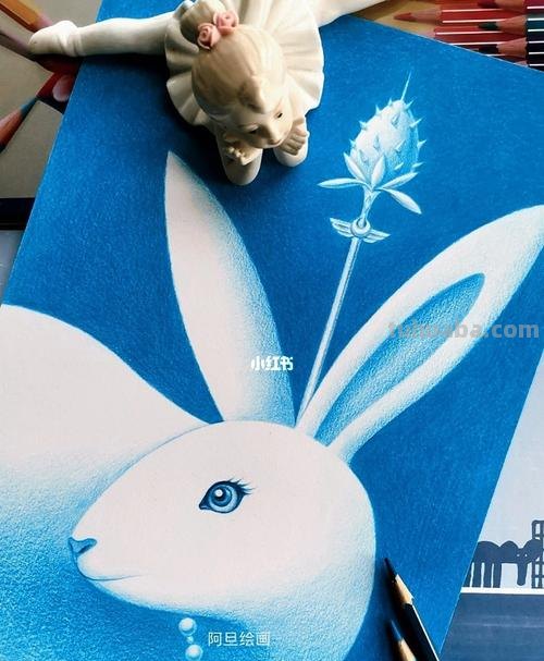 用彩铅画蓝色背景怎么画 彩铅涂色技巧和方法？