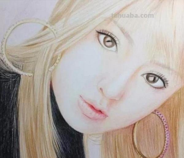 嘴巴彩铅画怎么画才好看 彩铅手绘人物教程？