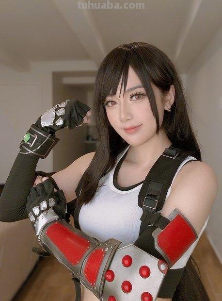 《最终幻想16》贝妮迪塔COS：两个小姐姐两个风格！