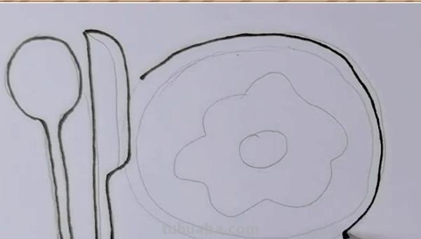 盘子怎么画简笔画图片 怎样画盘子最简单的图案？