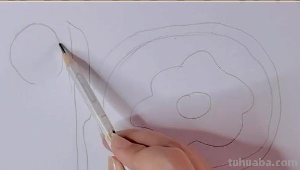 盘子怎么画简笔画图片 怎样画盘子最简单的图案？