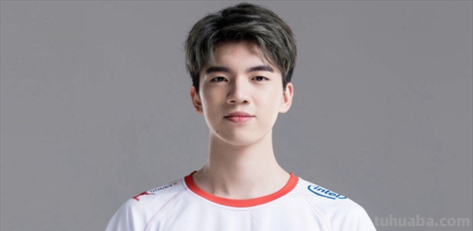 如何评价LGD辅助平野绫?