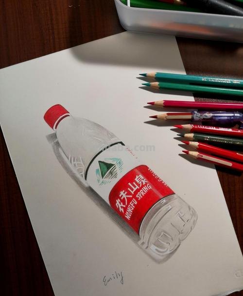 彩铅画透明水瓶怎么画 色彩的矿泉水瓶怎莫画？
