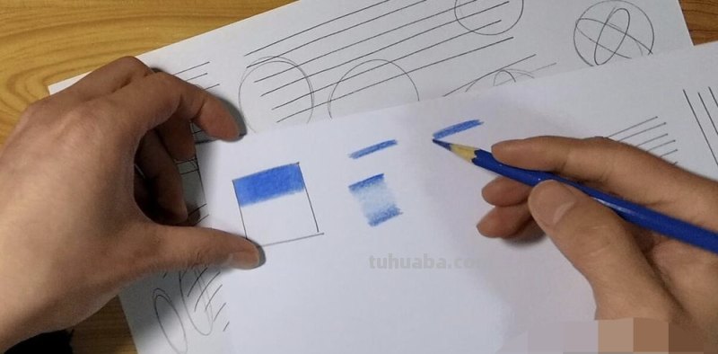 画山水加彩铅上色怎么画 怎样用彩铅画有山又有水的画？