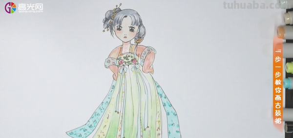 用彩铅画古风裙怎么画 儿童公主裙 古装画？