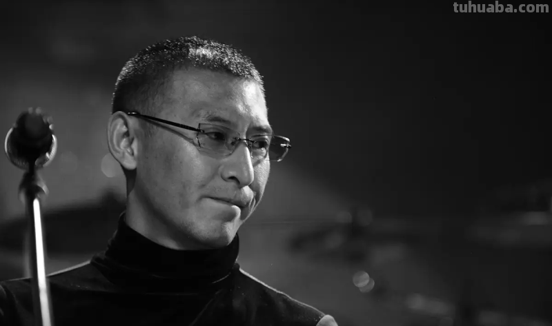 音乐创作者是怎么做的?需要职业证吗?