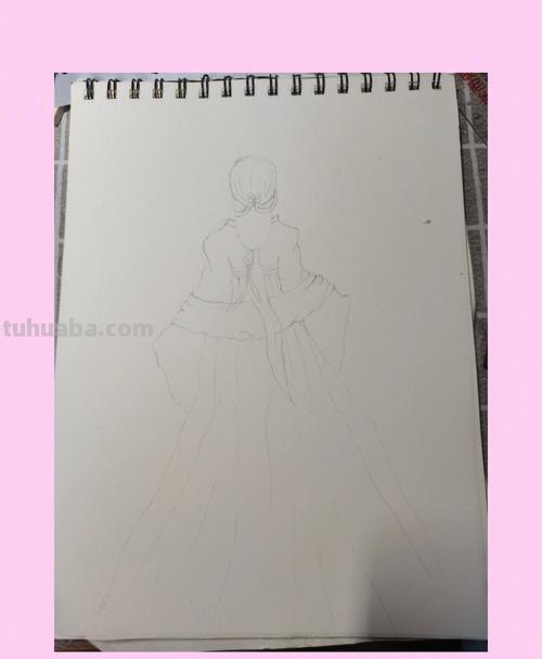 彩铅画古装人物女孩怎么画 公主背影画简单，彩铅？