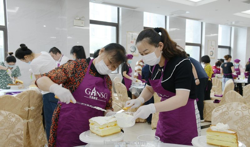 献礼母亲节，在“烘焙DIY”中感受美好生活