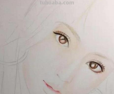 怎么画彩铅画的人物好看 怎么用水溶彩铅画侧脸写实？