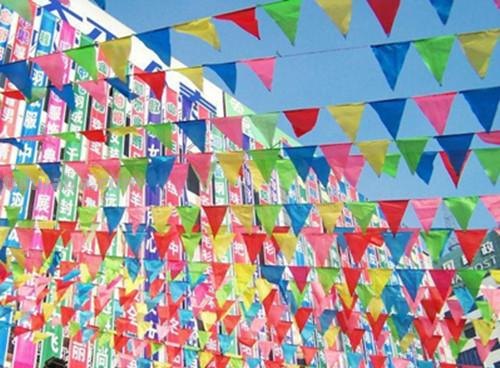 六色彩旗：一幅光彩夺目的艺术品 