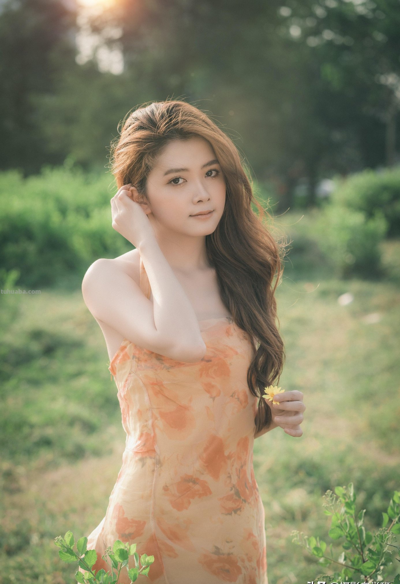 拍出大长腿，自然又优美，5个人像摄影技巧夏天拍照不毁