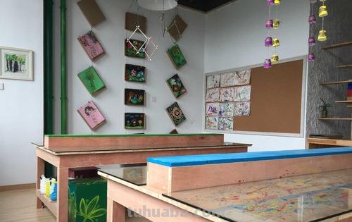 【炫彩世界，色彩加盟店让你的生活更精彩！】涂画吧小编了解到，色彩加盟店是一个能够带给人们无限快乐与创意的绘画艺术店铺。无论是喜欢绘画的艺术家，还是对色彩有独特追求的时尚人士，色彩加盟店都能满足他们对于美好色彩的渴望。那么，开一家色彩加盟店需要多少钱呢？ 