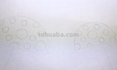 儿童画彩铅蘑菇怎么画 一笔一步教画蘑菇蔬菜？
