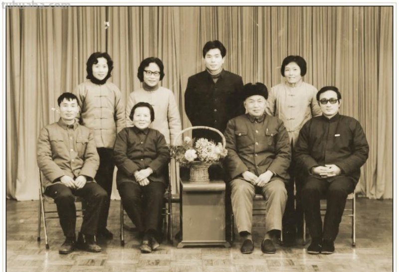 现代著名画家卓鹤君三十三幅经典绘画作品赏析