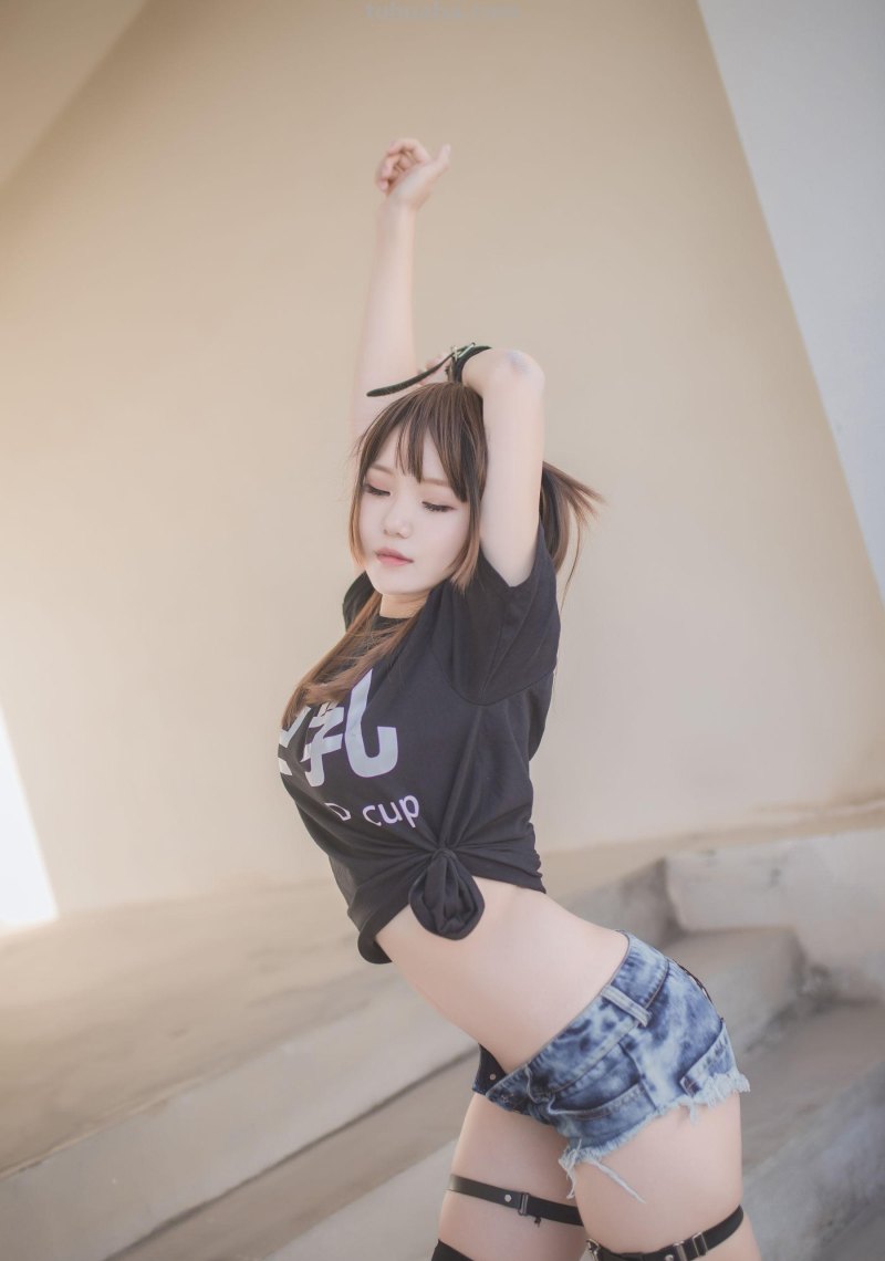 Cosplay分享 Yoko宅夏《巨乳》