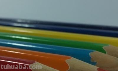 彩虹怎么画简笔画图片 3-6岁简单树叶画彩虹？