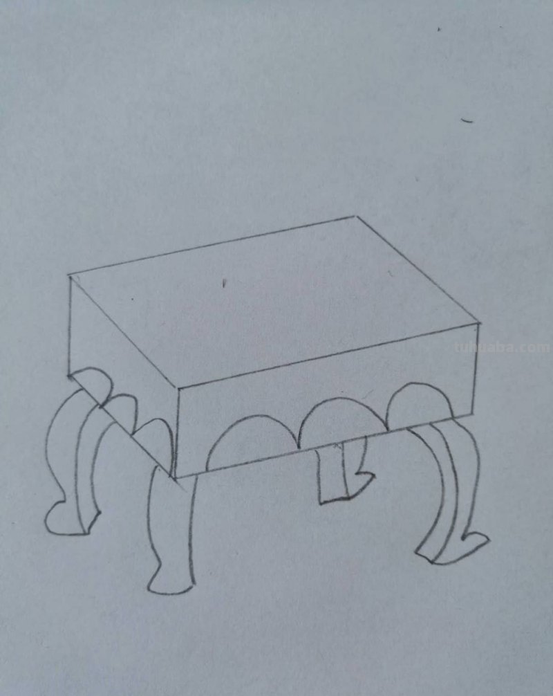 用彩铅画桌子图片怎么画 一年级画桌子？