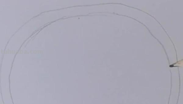 玻璃盘子用彩铅怎么画 怎样画盘子？