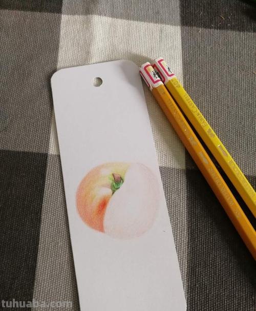 水果书签彩铅桃子怎么画 在书签上画各种各样可爱的图案