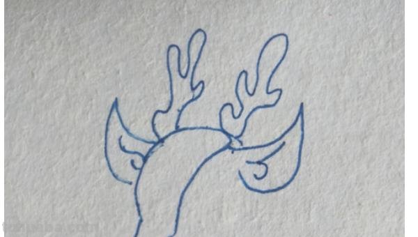 有角鹿怎么画简笔画 如何画鹿，鹿简笔画步骤图？