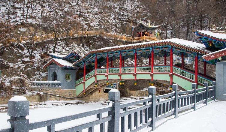 甘肃古建筑丨兴隆山卧桥