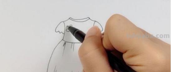 大衣怎么画简笔画图片 简笔画衣服的画法？