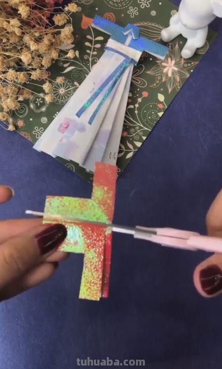 古装裙子怎么折?