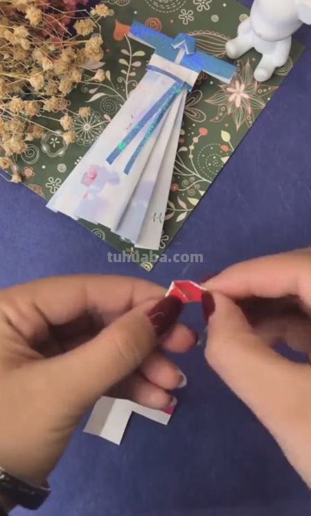 古装裙子怎么折?