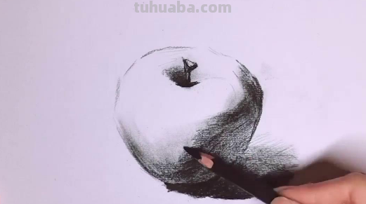 怎样画苹果素描步骤图