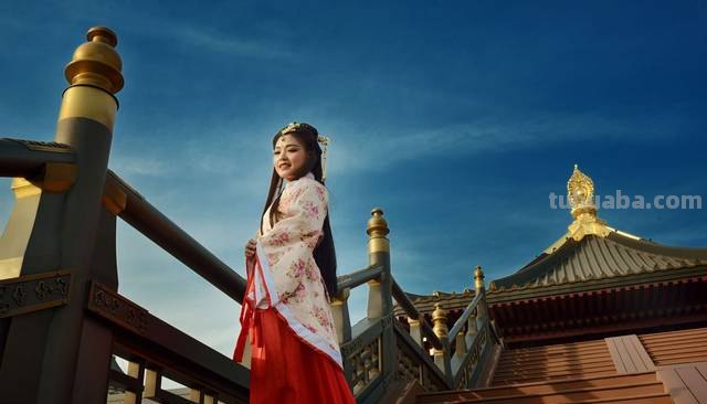 “穿越”到隋唐,解锁女皇体验卡 洛阳景区演员cosplay多个角色,15分钟“切换人生”