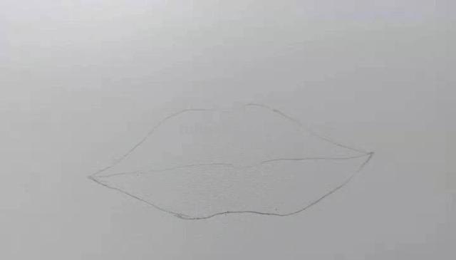 彩铅素描嘴巴正面怎么画 如何用彩铅画嘴唇？