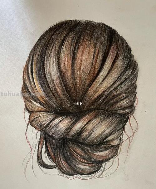 人物头发怎么画彩铅色 如何用彩铅画头发画出层次感?