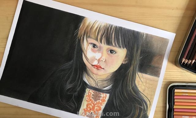 人物头发怎么画彩铅色 如何用彩铅画头发画出层次感？