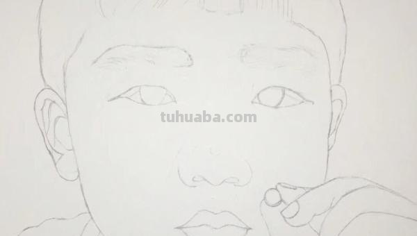 人物头发怎么画彩铅色 如何用彩铅画头发画出层次感？