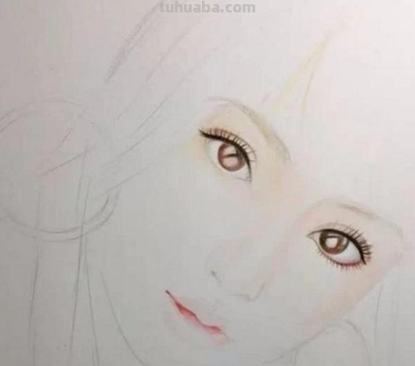 彩铅画人物怎么画结构 彩铅画人脸构图顺序？