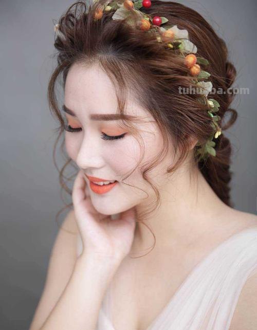 温婉新娘装画法 新娘装怎么画好看