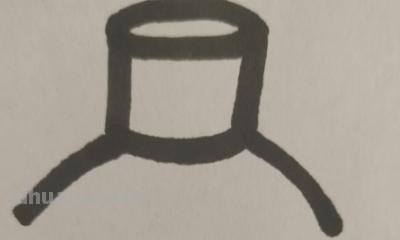 简笔画矿泉水瓶怎么画 怎样画简笔画“小瓶子”？